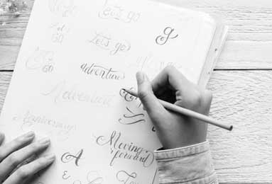 你说有意思不？曼联没有参加欧冠，欧冠赛场却满眼都是曼联球员！